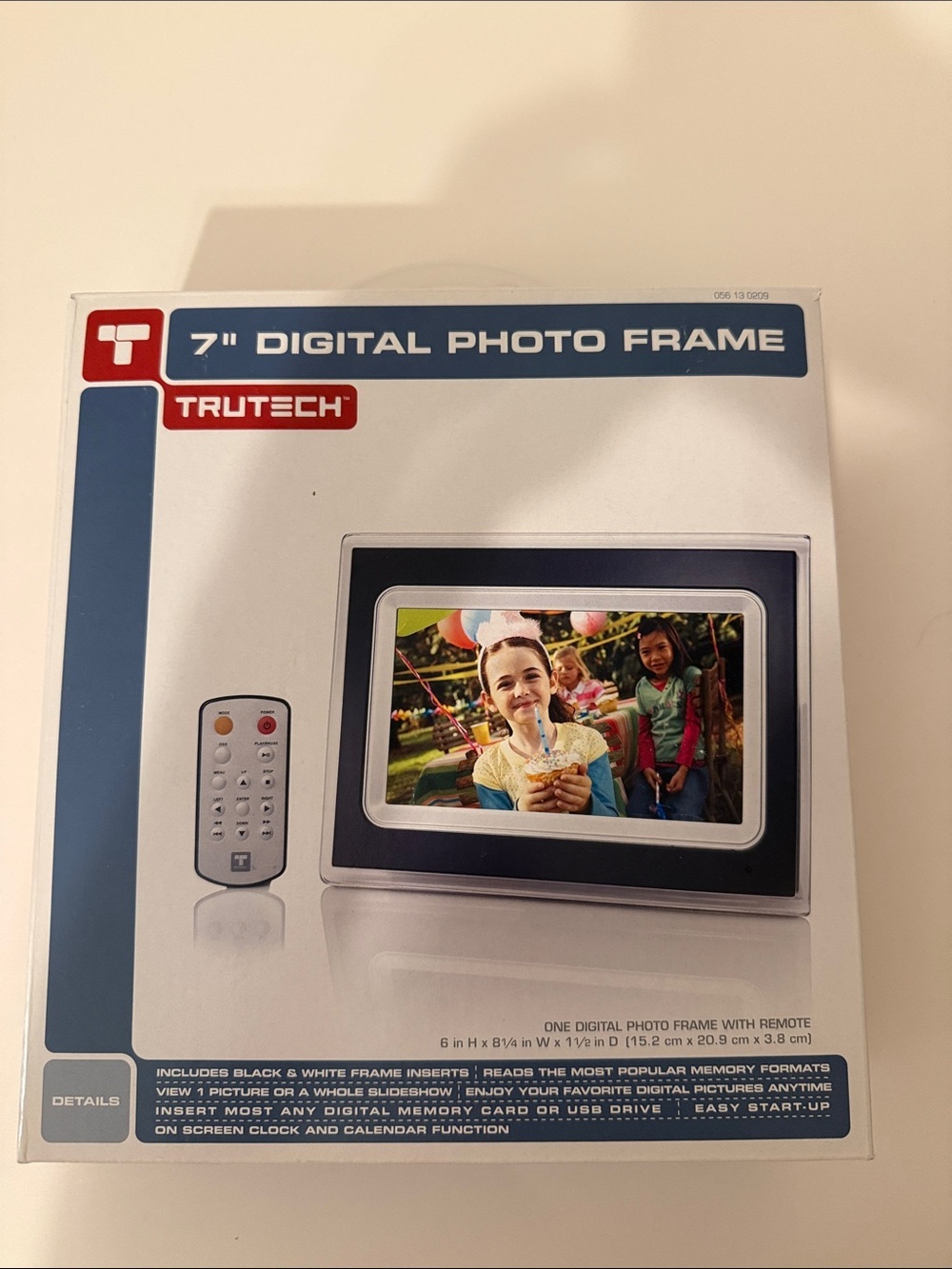 NIB TruTech 7” Digital Photo Frame w/ Remote | Slide Show Display